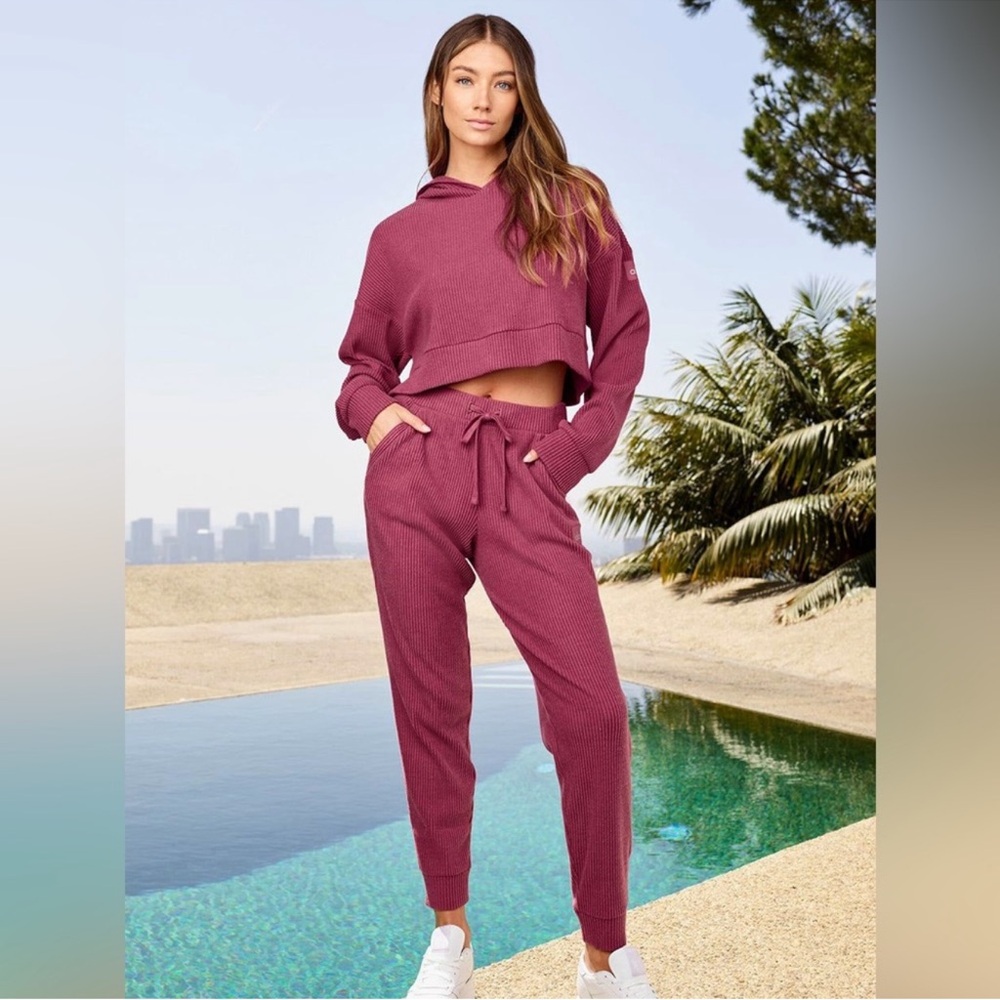 Alo Yoga Muse Sweatsuit Hoodie Pants Set Raspberry